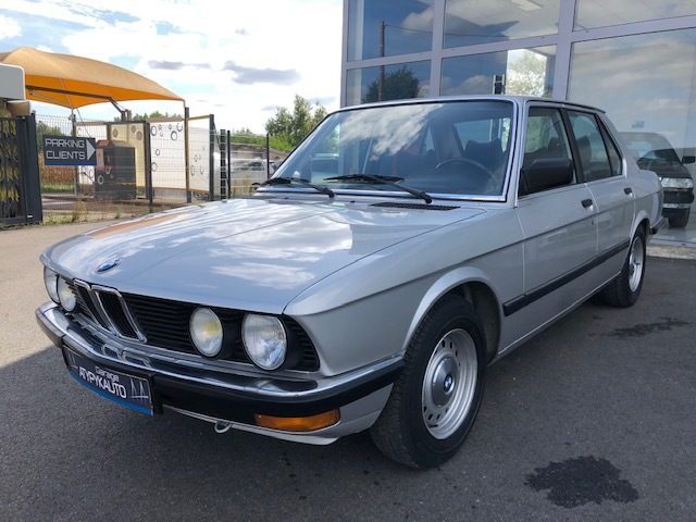 BMW BMW Série 5 E28 520I