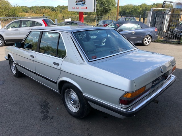 BMW BMW Série 5 E28 520I