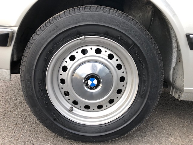 BMW BMW Série 5 E28 520I